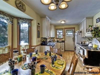 Golden Dreams B&B Уистлер Экстерьер фото