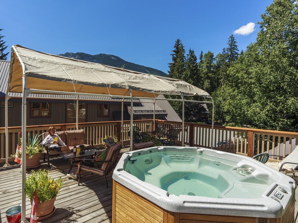 Golden Dreams B&B Уистлер Номер фото