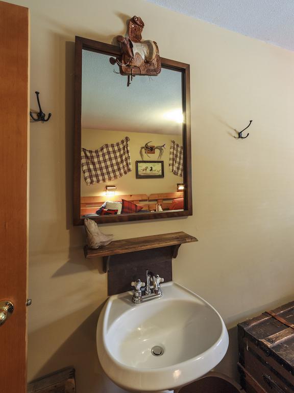 Golden Dreams B&B Уистлер Номер фото